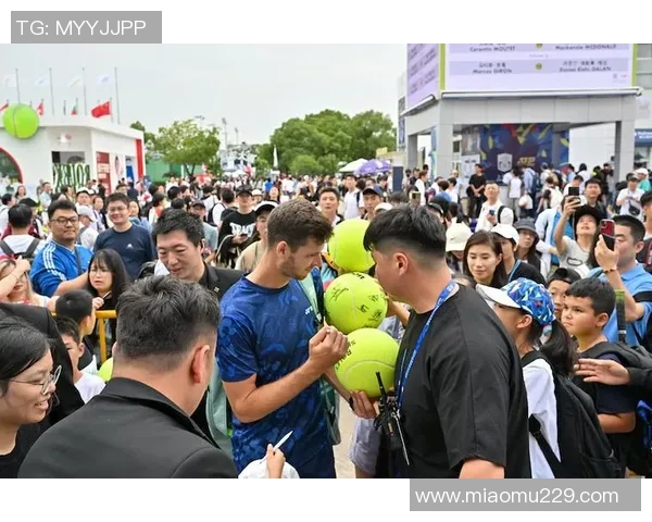 上海网球队比赛经验引发热议球迷对战术选择和表现展开激烈讨论